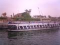 Le ferry, en fond le temple de Louxor.
