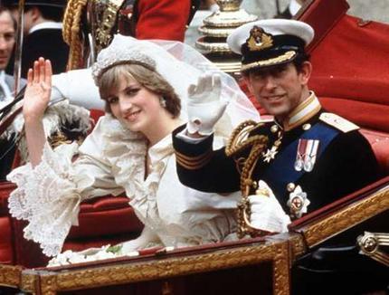 pictures of princess diana wedding ring. Entire ring princess diana