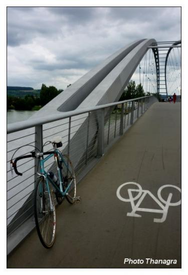 Mon vélo au milieu du pont