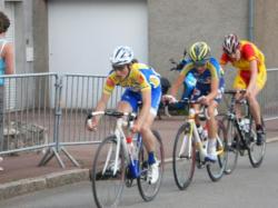 3 coureurs &eacute;chapp&eacute;s, Quesnel Villain et Th&eacute;venot, ces trois l&agrave; seront sur le podium &agrave; l' arriv&eacute;e
