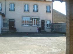Cour de l'école de Han sur Meuse