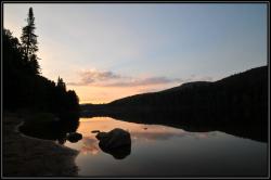 Couch&eacute; de soleil sur la lac Provost